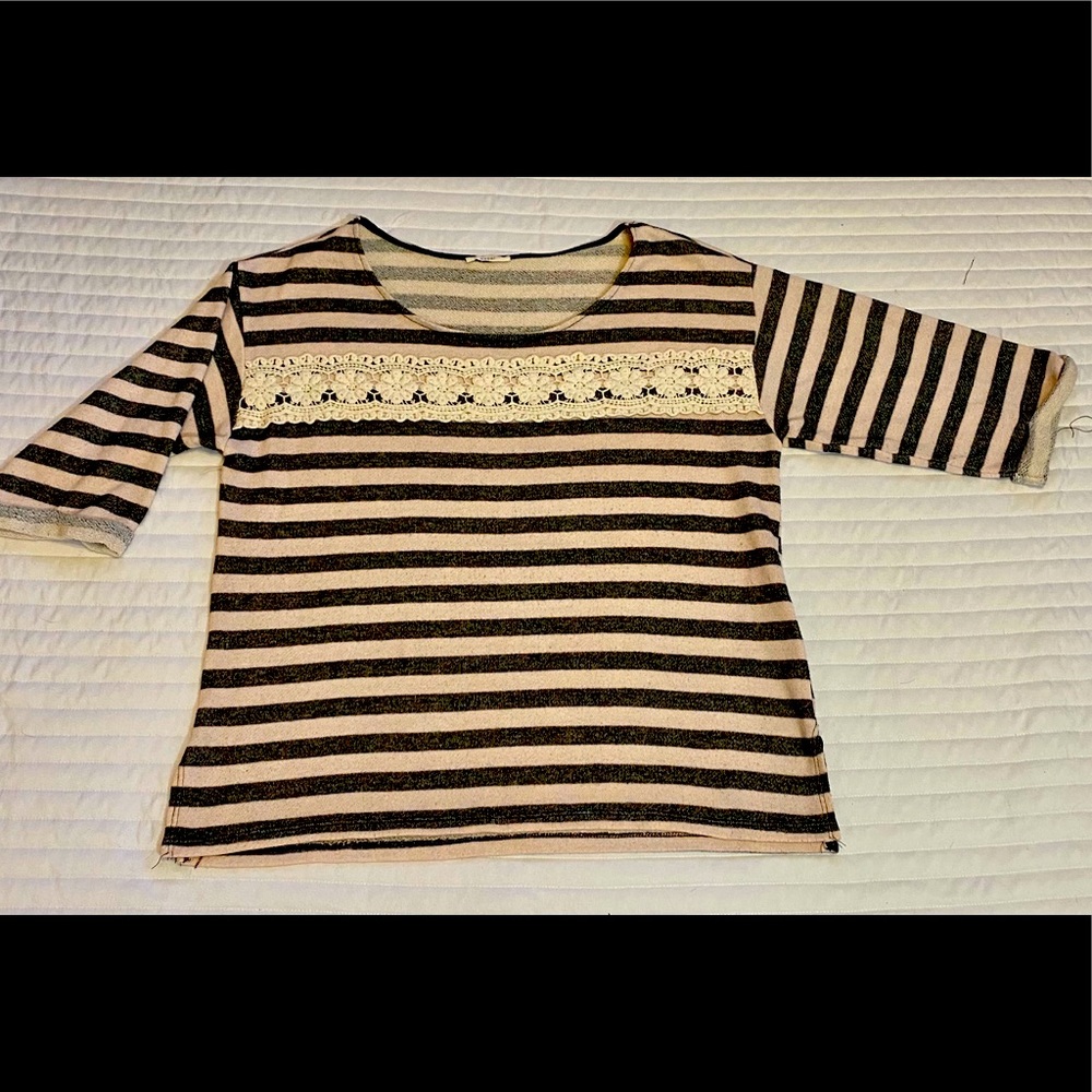 Easel Relaxed Fit 3/4 Sweater